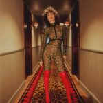 Natalia Oreiro Instagram - ⁣ Creo en el amor a primera risa ♥️😁 📸 @brunoilusorio 📽 @tinchochiesa 👗 @nantolin 👢 @lucianomarraok 🏩 @hotelmontevideo ♥️ @luligemelli 💚 @rosanjuan ✂️ @sergiolamensaok 💄 @castillosfernando ➿ @diegoalfonsouy 🍀 @merynaor 💡 @fefodiaz.art