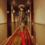 Natalia Oreiro Instagram - ⁣ Creo en el amor a primera risa ♥️😁 📸 @brunoilusorio 📽 @tinchochiesa 👗 @nantolin 👢 @lucianomarraok 🏩 @hotelmontevideo ♥️ @luligemelli 💚 @rosanjuan ✂️ @sergiolamensaok 💄 @castillosfernando ➿ @diegoalfonsouy 🍀 @merynaor 💡 @fefodiaz.art