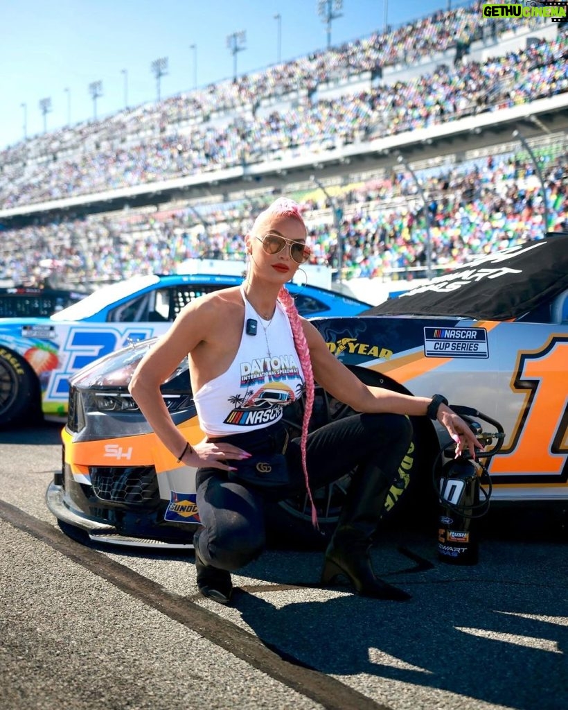 Natalie Eva Marie Instagram - Awesome getting to chat with @noahgragson and his team before his big race 🏎️💨🏁 @daytona #Daytona500 - 🏎️Fun fact Noah’s car number is #10 , Which also happens to be my favorite # because it was my jersey # all through out my soccer playing days through college🥳 Daytona International Speedway