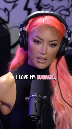 Natalie Eva Marie Instagram - Your #happiness is YOUR responsibility 

#love #relationships #recovery #sobriety