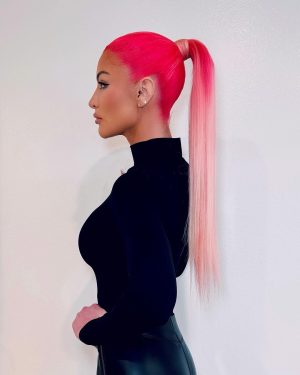 Natalie Eva Marie Instagram - Who else loves a good PONY moment?!💄💋🙋🏻‍♀️ 
👩🏻‍🎤one of my favs and my PRO Trip a pony = instant face lift 💫😭💁🏻‍♀️

Products used…

Prep: @elemis pro collagen cleansing balm.
Foundation: @armanibeauty 
Concealer: @hourglasscosmetics 
Setting powder: @lauramercier 
Eyes: @charlottetilbury super nudes easy palette. 
Lips @charlottetilbury 
Lashes: @beautycreations.cosmetics 
Brows: @anastasiabeverlyhills in Carmel 
Powder Bronzer: @charlottetilbury in Tan
Cream Bronzer: @charlottetilbury 
Blush: @patricktabeauty She’s that Girl

-
Glam by my compadres:

💄MUA: @makeupbyapollo 
💁🏻‍♀️Hair: @jasonhaiir
