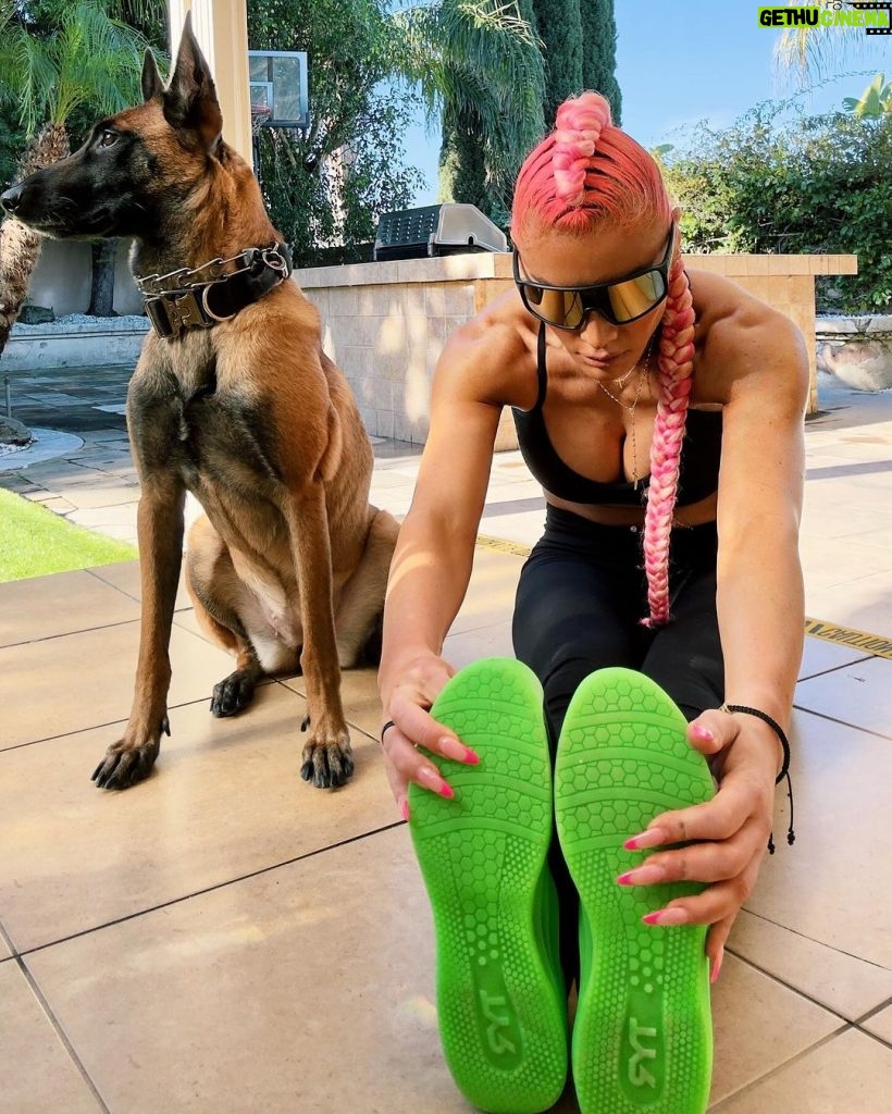 Natalie Eva Marie Instagram - - 🚨 GLOW IN THE DARK NEW CXT-1 trainers have arrived @tyrsport 🚨🥳 🌟 Illuminate your shoe Game and snag a pair of these bad boys! 🔗 Link is in my bio or head straight to TYR.com to grab a pair before they are gone! - 😎 sunnies/fit: @tyrsport 💫 Use My Code For Free Shipping: 𝐍𝐄𝐌𝐅𝐆𝐒 - #TeamTyr #GlowInTheDark #ShoeGame #Strong