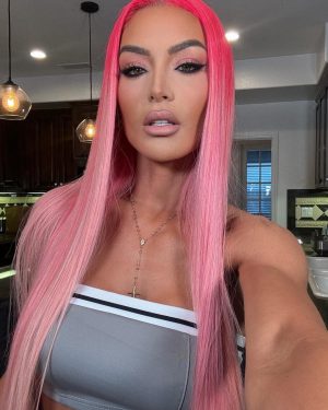 Natalie Eva Marie Instagram - You guys know I live for a good #glam moment 💫💁🏻‍♀️ 💄 
-
🩷Products used…

Prep: @elemis pro collagen cleansing balm.
Foundation: @armanibeauty 
Concealer: @hourglasscosmetics 
Setting powder: @lauramercier 
Eyes: @charlottetilbury super nudes easy palette. 
Lips @charlottetilbury
Lashes: @beautycreations.cosmetics 
Brows: @anastasiabeverlyhills in Carmel 
Powder Bronzer: @charlottetilbury in Tan
Cream Bronzer: @charlottetilbury
Blush: @patricktabeauty She’s that Girl
Setting spray: @onesize 
-
Extensions: @bellamihair
Tan: @isabelalysa
Outfit: @commense.official 
-
Glam by my compadres:

💄MUA: @makeupbyapollo 
💁🏻‍♀️Hair: @jasonhair 
👩🏻‍🎤Hair Color: @therachelani