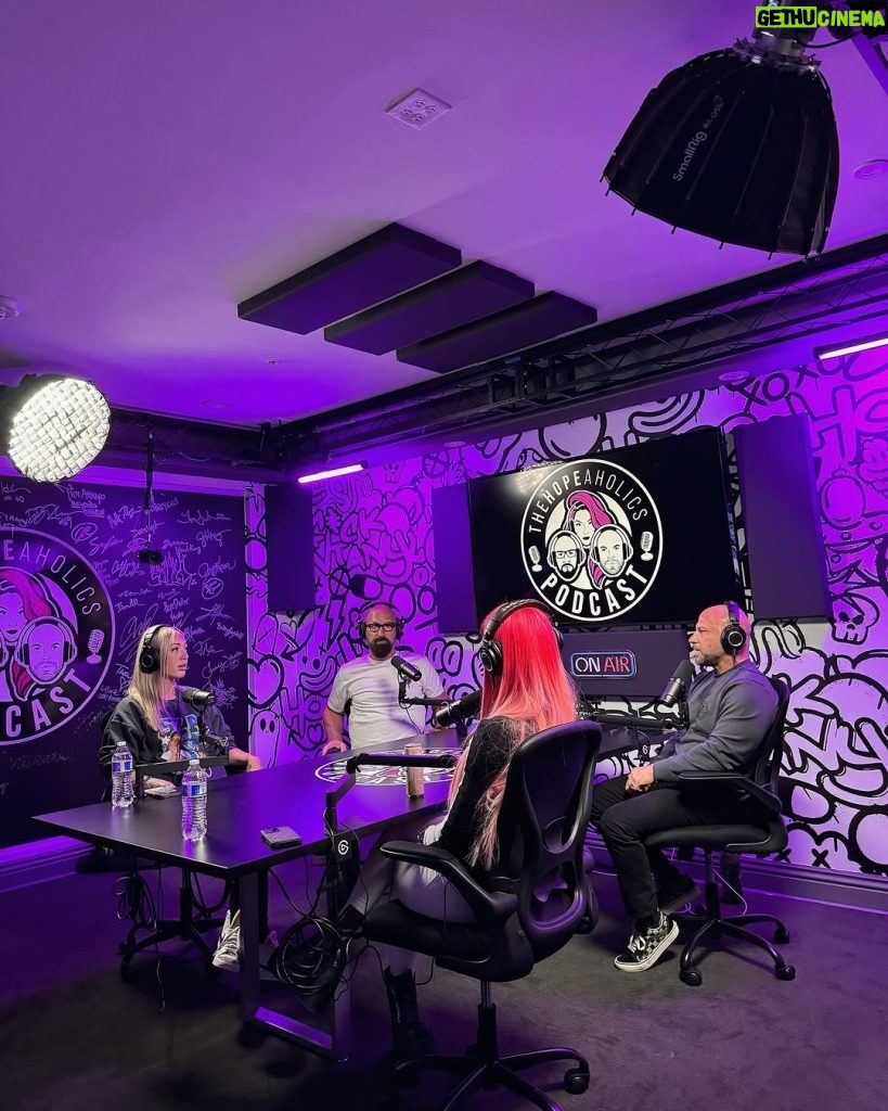 Natalie Eva Marie Instagram - Had the best time hanging with the Hopeaholic SQUAD today🫶🏼🙏🏼 thanks for having me! 🥹🫶🏼 STAY TUNED FOR THE PODCAST 🗣️ @thehopeaholics @natalieevamarie @chaddictttt @shaneearn #hopeaholicspodcast San Juan Capistrano, California