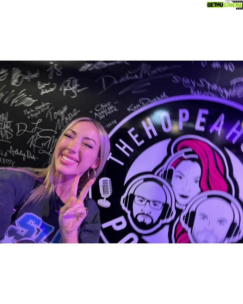 Natalie Eva Marie Instagram - Had the best time hanging with the Hopeaholic SQUAD today🫶🏼🙏🏼 thanks for having me! 🥹🫶🏼 STAY TUNED FOR THE PODCAST 🗣️ @thehopeaholics @natalieevamarie @chaddictttt @shaneearn #hopeaholicspodcast San Juan Capistrano, California