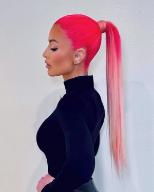 Natalie Eva Marie Instagram - Who else loves a good PONY moment?!💄💋🙋🏻‍♀️ 
👩🏻‍🎤one of my favs and my PRO Trip a pony = instant face lift 💫😭💁🏻‍♀️

Products used…

Prep: @elemis pro collagen cleansing balm.
Foundation: @armanibeauty 
Concealer: @hourglasscosmetics 
Setting powder: @lauramercier 
Eyes: @charlottetilbury super nudes easy palette. 
Lips @charlottetilbury 
Lashes: @beautycreations.cosmetics 
Brows: @anastasiabeverlyhills in Carmel 
Powder Bronzer: @charlottetilbury in Tan
Cream Bronzer: @charlottetilbury 
Blush: @patricktabeauty She’s that Girl

-
Glam by my compadres:

💄MUA: @makeupbyapollo 
💁🏻‍♀️Hair: @jasonhaiir