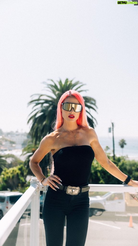 Natalie Eva Marie Instagram - 💥Explore the NEM Recovery House in Laguna Beach – a serene haven walking distance from the beach, volleyball, and scenic hikes. 💫There Once was a time, I whispered about my 12 steps, being in AA and working a program of recovery, treating them as secrets to be kept hidden. 🗣️Today, I shout them from the rooftops, because they’re the chords to my redemption song. I’ve traded shame for pride, darkness for light, and fear for courage. ✨Sobriety transformed my life beyond my wildest dreams, and I’m deeply passionate about sharing this journey of hope, strength, and resilience with others battling addiction. 🙏🏽For years, I’ve envisioned broadening this impact, and NOW, that dream has materialized into the @nemrecovery centers. ⚡️In collaboration with the Infiniti Group @infiniti_group_llc ,NEM Recovery Center in Laguna Beach was born. We’re now welcoming individuals ready to embark on their sobriety path. 🙏🏽Our exclusive team, a fusion of industry expertise and innovative vision, is dedicated to your well-being. ✨Amidst the beauty of @nemrecovery rest assured, top-tier treatment remains our absolute priority. Your path to recovery starts here. 🌊🏡💙 - 🙏🏽If you or a loved one is struggling with addiction: you’re not alone and you’re not without hope. Taking that initial step can transform your future. 📱 𝐂𝐀𝐋𝐋 𝐔𝐒 𝐓𝐎𝐃𝐀𝐘📞 𝟖𝟔𝟔-𝟑𝟓𝟐-𝟐𝟎𝟎𝟔 𝐖𝐄 𝐀𝐑𝐄 𝐇𝐄𝐑𝐄 𝐅𝐎𝐑 𝐘𝐎𝐔 𝟐𝟒/𝟕 #NemRecoveryCenter #OneDayAtATime #sobriety #NEM #lagunabeach #wedorecover #natalieevamarie #treatment #recovery