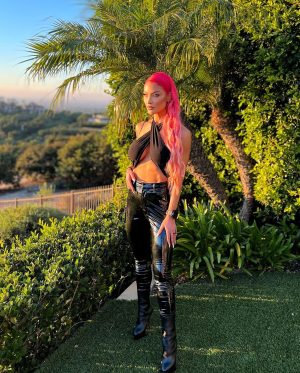 Natalie Eva Marie Instagram - The @thehopeaholics crew stepped out tonight for a little charity poker tournament. 🃏🃏

🧠 All proceeds tonight go towards funding future brain research FOCUSING ON REGENERATIVE MEDICINE AND BRAIN PRESERVATION. @aokifoundation @steveaoki 

#HealthIsWealth #BrainHealth