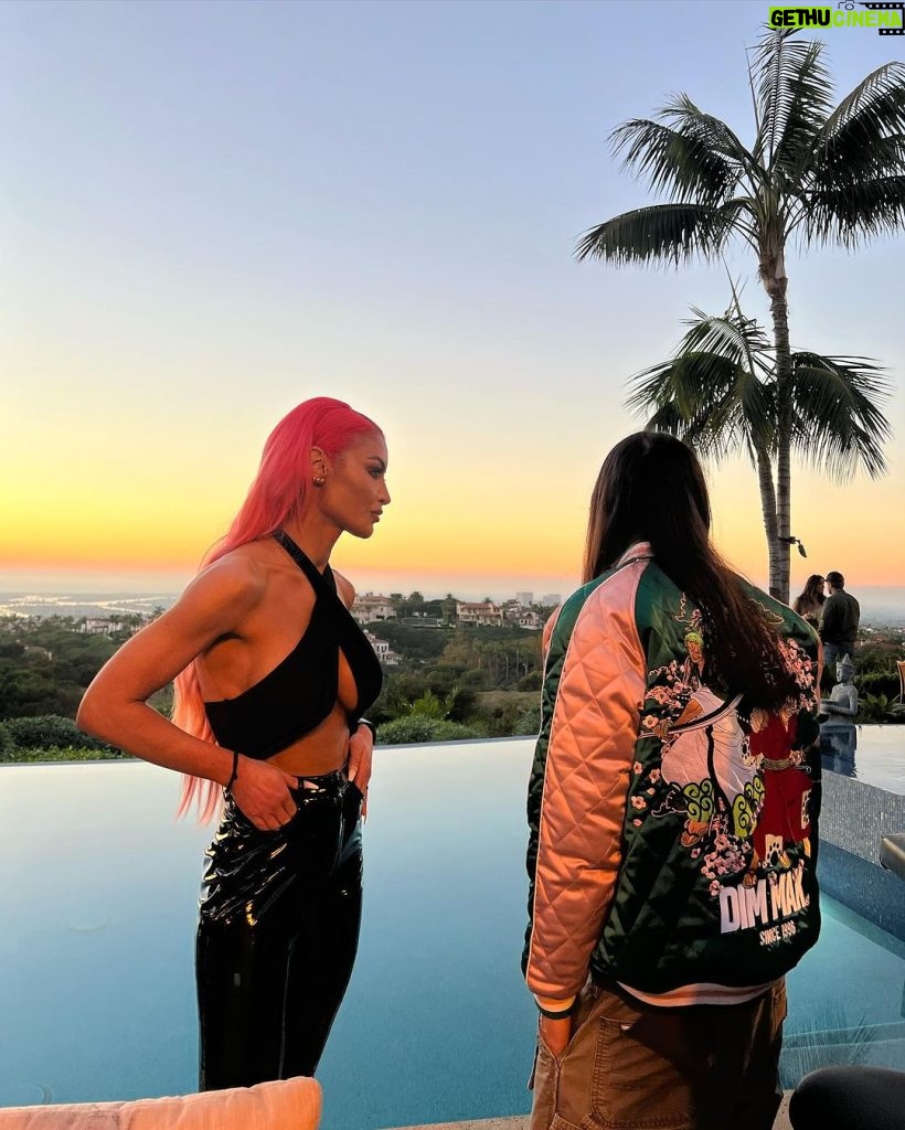 Natalie Eva Marie Instagram - The @thehopeaholics crew stepped out tonight for a little charity poker tournament. 🃏🃏 🧠 All proceeds tonight go towards funding future brain research FOCUSING ON REGENERATIVE MEDICINE AND BRAIN PRESERVATION. @aokifoundation @steveaoki #HealthIsWealth #BrainHealth Pelican Hill