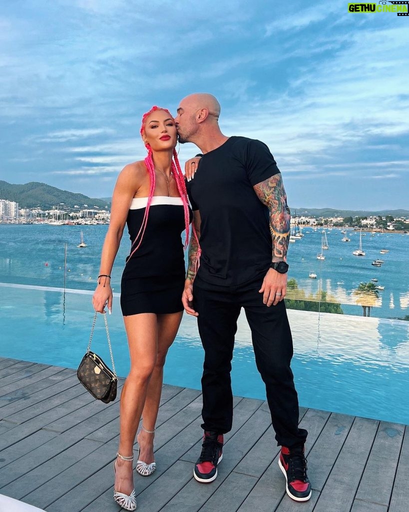 Natalie Eva Marie Instagram - Traveling the world with my best friend 🙏🏽💫🥰 @jonathan_coyle - #Ibiza #Reignbodyfuel #bestfriend #Spain Ibiza, Spain