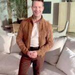 Nate Berkus Instagram - From California to Montauk to Portugal, our new Voyage collection with @livingspaces takes inspiration from some of our favorite coastlines. The Shore sectional is the perfect example of this. Shop the full collection in my story and at the link in my bio. #NJforLS