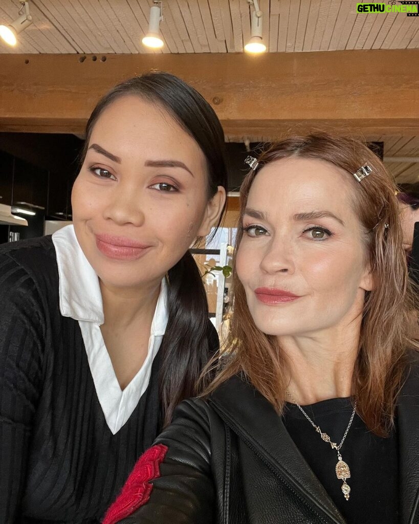 Nathalie Boltt Instagram - Thank you @jayleeannexo and @pincottmakeup for inviting me to the Vancouver Indigenous Fashion Week mentorship program! Love that expertise and support are being shared as #VIFW grows and grows and confidence flows. Huge shout out also to @joleenmiskinahk @shamentsut @marissa_nahanee_design for bringing everyone together and letting me be part of their love and togetherness. #vancouverindigenousfashionweek hits catwalks in November. Link in bio! #fashion #design #identity #story #art #representation #reconcilliation #appreciation @vancouverindigenousfashionweek