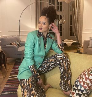 Nathalie Emmanuel Instagram - Safe to say I was feeling myself doing #ArmyofThieves press last night.

Styling by @chercoulter, fashun supplied by my faves @nanushka, earrings Nanushka x @alighieri_jewellery collab. Hair and make up masterfully by @norarobertson_mua.

Army of Thieves is out soon on @netflix…October 29th! Check it out!