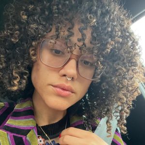 Nathalie Emmanuel Instagram - Hi. #washday #dayone #juicycurls #curlcrown