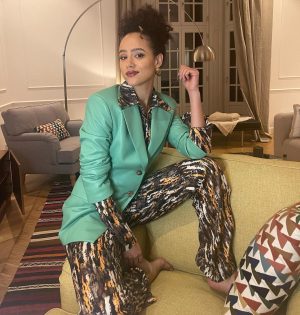 Nathalie Emmanuel Instagram - Safe to say I was feeling myself doing #ArmyofThieves press last night.

Styling by @chercoulter, fashun supplied by my faves @nanushka, earrings Nanushka x @alighieri_jewellery collab. Hair and make up masterfully by @norarobertson_mua.

Army of Thieves is out soon on @netflix…October 29th! Check it out!