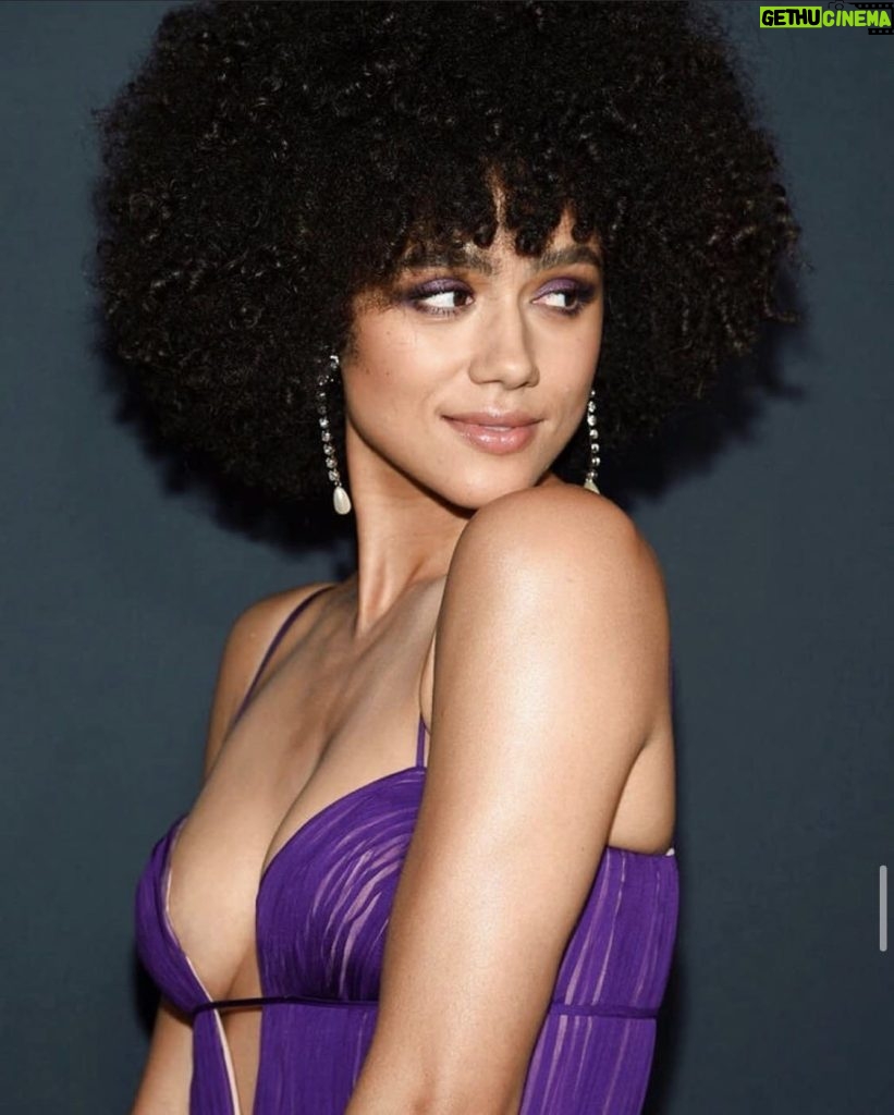 Nathalie Emmanuel Instagram - Hey Valentine 😏 #HappyValentinesDay #throwback #froback hashtag curtesy of @nicola_harrowell 🤣 afro beautifully executed by @naivashaintl, make up by @quinnmurphy and Styling @chercoulter.