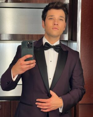 Nathan Kress Instagram - Currently sitting around in the same sweats I’ve worn for the last week and a half, looking back fondly on this past season’s excuses to dress like a real grownup (while rubbing my tummy I guess). One day I’ll get to Freddie’s style level IRL, but not right now. Ya boy is on vacation ✌️