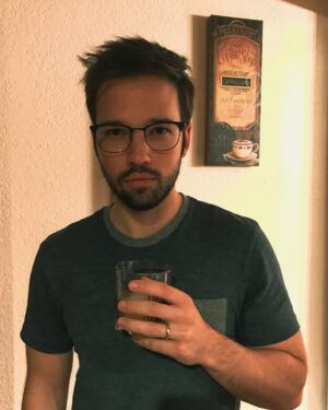Nathan Kress Instagram - So I'm a glasses guy now 🤓