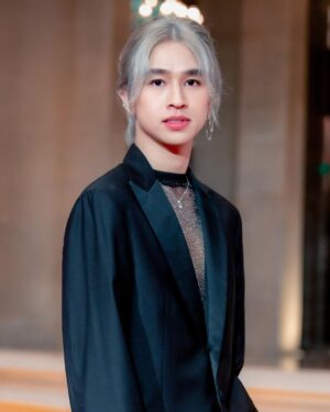 Natouch Siripongthon Instagram - Clocked out 

Clothes 👔 by @ferragamo
Accessories 💍 by @swanthailand

#ferragamo
#ferragamothailand
