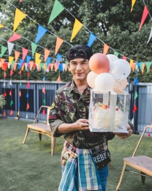 Natthawut Skidjai Instagram - ขอบคุณเค้กจากทางช่อง3นะครับ ดีใจจัง ได้รับทุกปี ปีนี้ก็อายุ 40กว่าๆแล้ว กราบขอบพระคุณทุกๆคำอวยพรในทุกช่องทางเลยนะครับ…..จุ๊กกรู้!!!