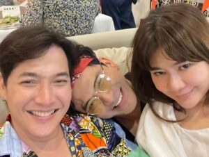 Natthawut Skidjai Instagram - ตีท้ายครัวปาร์ตี้ปีใหม่!!!……..ไม่สนุกเท่าไหร่ เบื่อๆ #กลับบ้านยังไงฟระ…จำไม่ได้
