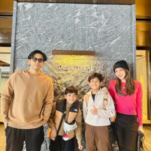 Natthawut Skidjai Instagram - มีความสุขที่สุด!! นับว่าเป็นคืนแรกที่ประทับใจ ปกติแล้วผมเป็นคนนอนยากมากในคืนแรก มักจะไม่ค่อยหลับ เหมือนไปไหนก็จะรู้สึกแปลกที่ทุกครั้งในคืนแรก……แต่มานอนที่ดุสิตเกียวโต หลับปุ๋ยเลยครับ หมอนดี ไม่แฟบไปไม่ใหญ่ไป  ห้องดีไม่มีฝุ่น ไม่อึดอัด เตียงนุ่มสบายกำลังดี และที่สำคัญที่สุด……..มื้อเช้า มีกระเพราหมูไข่ดาวววววววววว!!!!!!!! อยากจะกรี๊ด!!!!! ป๋อรอดแล้วววววววว ตอนนี้กำลังจะออกไปเที่ยวแล้ว เดี๋ยวอัพเดตรูปให้ดูนะครับ  #dusitthanikyoto