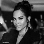 Natti Natasha Instagram - Por culpa de tu juego me dejaste el cora 🩵 Icy 🎼. #OtroCaption 🎥 mañana estreno exclusivo en @todayshow a las 5:20 PM EST / A las 6 PM en mi canal de YouTube. Vayan preparándose para prestarle atención a los detalles del video…
