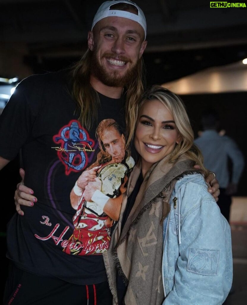 Nattie Katherine Neidhart-Wilson Instagram - Rooting for my friend (and @wwe fam!!) @gkittle and @49ers today at the #superbowl! LETS GO!!!!!!! 🏈🏈🏈