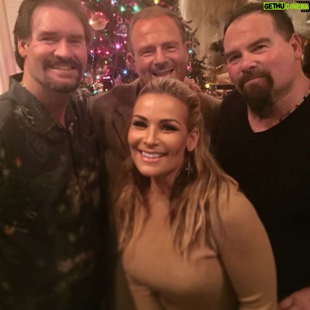 Nattie Katherine Neidhart-Wilson Instagram - It was great catching up with some dear friends last night. One of my dad’s favorite holiday traditions was @officialwadeboggs holiday gatherings. My dad looked forward to this so much every year. Thank you so much for having us, Wade. The Anvil was with us, too❤️