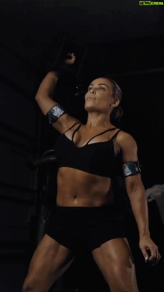 Nattie Katherine Neidhart-Wilson Instagram - Outwork everyone. @workhorsesupplements #workhorsesupplements #bcaas #fatburner #creatine #proteinpowder #discipline 🎥 @chuckacious