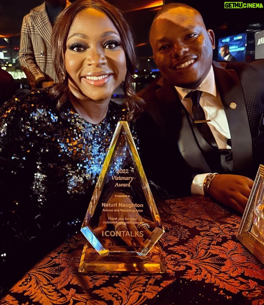 Naturi Naughton Instagram - Thank you @icontalks & @motionpictures for making me your 2022 #VisionaryAward Winner here @congressionalblackcaucus ❤️🙏🏾 Thank you for seeing me & I promise to keep fighting for others to be seen! What a beautiful night it was! ✨ #multiculturalism #diversityandinclusion #Starz #CreditRich #jerseygirl with a vision! 🙌🏾🔥 Fab style: @iamhdiddy 👗: @aliceandolivia 👠: @aminahjillil 💄: @taylorsimpsonartistry 💇🏾‍♀️: @kaelaslaylahair Washington D.C.