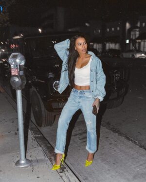 Naya Rivera Instagram - This look got the perfect pop of color thanks to my partnership with @shoedazzle #ad #shoedazzlepartner #paid