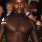 Ncuti Gatwa Instagram - @britishvogue x @voguemagazine Thank you for the most exquisite evening at Vogue World. Fashion, opera, dance and theatre performed to the highest of abilities in one night. Whew. Twas truly a sight to behold. @edward_enninful #AnnaWintour and the entire team at Vogue thank you endlessly. This was a night to remember and I feel giddy with luck to have witnessed it. My head also hurts thinking about the planning logistics of it all…But bloody hell you guys throw a good party!! Special thanks to @burcakyol ….for the most beautiful creation. And my @tiffanyandco fam for the stunning pieces💎 Wearing @burcakyol Rings @tiffanyandco Shoes @louboutinworld Hair @chris7_okonta Skin @keshiaeast_ Styled by THEE @felicitykay Assistanted by @ivoryandonyx @mariangelaoorlando Photographer @hannah.cosgrove London, United Kingdom