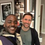 Ncuti Gatwa Instagram - Sessions with the pt just involve taking selfies while he trains 🏋🏿‍♂️ @bodyspaceofficial @davidhigginslondon 💛 Knightsbridge