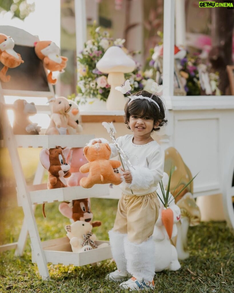 Neeraj Madhav Instagram - Our little fairy🧚🏼 turns two ✌🏾 Happy B’day NILANKA ! 🤍 📸 @adam.lights 🍄@thegreindale