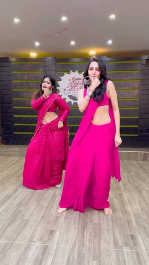 Neha Shetty Instagram - This song is so addictive ❤️

@starlight_entertainments_
@kiran_abbavaram @iamnehashetty

#sammohanuda #sammohanduhookhstep #rulesranjann