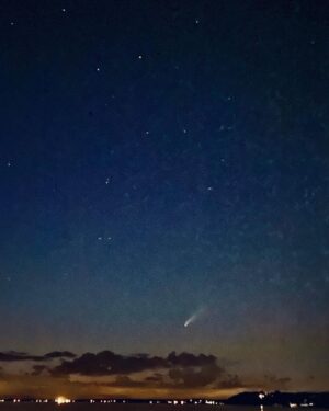 Neil deGrasse Tyson Instagram - Meanwhile, earlier this evening...‬
⠀⠀⠀⠀⠀⠀⠀⠀⠀
‪Comet NEOWISE, low in the sky, north by northwest, lurking below the Big Dipper.‬
⠀⠀⠀⠀⠀⠀⠀⠀⠀
‪July 14 , 2020‬
‪An hour after sunset.‬
‪Latitude: 41 degrees North. ‬
⠀⠀⠀⠀⠀⠀⠀⠀⠀
‪[ iPhone 11 Pro. Handheld. 4 sec exposure ]‬