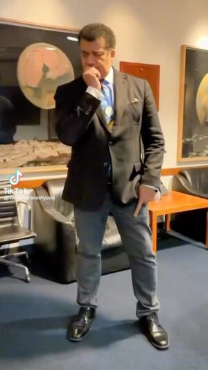 Neil deGrasse Tyson Instagram - ⠀⠀⠀⠀⠀⠀⠀⠀⠀
The Cell Phone Macarena