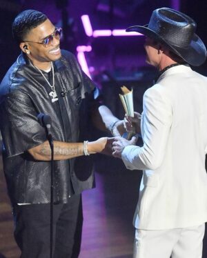 Nelly Instagram - Tonight… @acmawards check ya Derrty out!!!! Get ya @drinkmoshine ready, we celebrating one of Country Music’s favorite nights!!! #DerrtyYear #MoShine