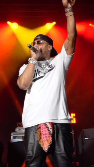 Nelly Instagram - IF THIS JUST A PIECE OF HOW 2023 LOOKED……. 🔥🔥 JUST IMAGINE WHAT 2024 GONE LOOK LIKE!!!! 😬 @drinkmoshine #DerrtyYear