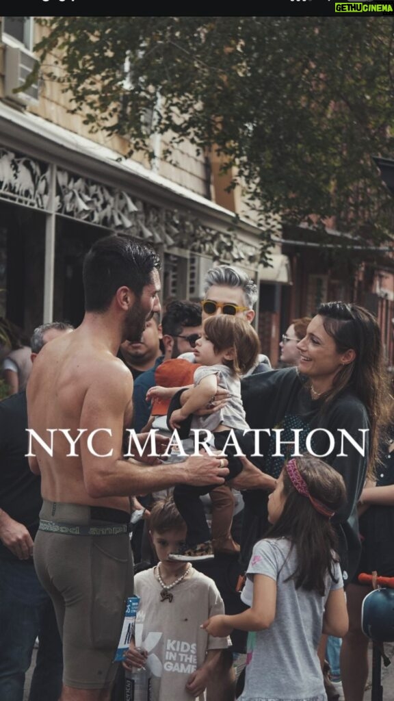 Nev Schulman Instagram - 🏃🏻 👑 #uarunning #underarmour #baltimorerunfest #marathon #urbanphotography #streetsstorytelling New York City, N.Y.