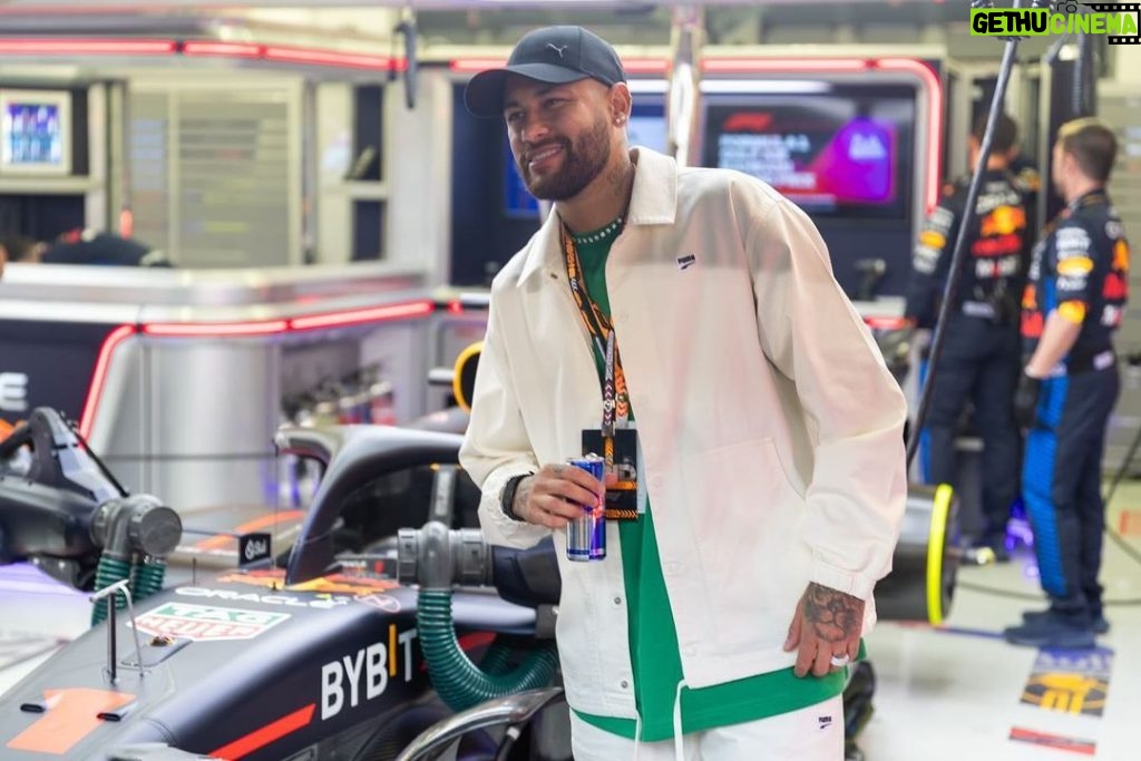 Neymar Jr Instagram - Nice day in BAHRAIN 🇧🇭 Bahrain International Circuit