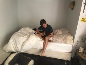 Nick Robinson Instagram - 🛌✌🏼️