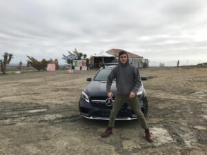 Nick Robinson Instagram - Did a photoshoot in the desert and didn't know what to do with my hands, but did find some flavored almonds. Thank u @mercedesbenzusa #MBAmbassador