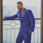 Nicola Mouawad Instagram - Though this year was not an easy one, not only on me but on everyone, I can’t but thank God for his many blessings: my marriage to an awesome human being, 3al helweh wel morra s success, Mako s success, my best Arab actor award, my wife being pregnant, and most of all the fact that all my loved ones are healthy.. May u & ur loved ones have a year full of love, health & happiness. مع انو هالسنة ما كانت هينة، مش بَسّ عليي ، على الكلّ، ما فيي ما اشكر الله على بَرَكاتُه الكتيرة: زواجي من انسانة رائعة، نجاح "عالحلوة و المُرَّة"، نجاح "ماكو"، جائزة أفضل ممثّل عربي، حَمْل مرتي، و أهمّ شي انّو كل الناس اللي بحِبُّن بصحَّة منيحة. بتمنّالكُن إلكُن و لَمحبّينكُن سنة مليانة حُبّ، صحّة و سعادة. HAPPY NEW YEAR 💫 From @elshai.eg #cover #shoot Editor-in-Chief: @raghda.a.elsayed Production: @elshai.eg Photography: @amrmedhatsince87 Styling: @kariemfadl MUA: @habibakasrawymua Hair styling: @mkwy218 @h.b_salon Assistant stylist: @doha_elhefnu_22 Suit @moamenawadofficial Jewelry @cords.co Location: @grandniletower #nicolasmouawad #beirut #lebanon #cairo #egypt #actor #acting ‎#نيقولا_معوض #بيروت #لبنان #القاهرة #مصر