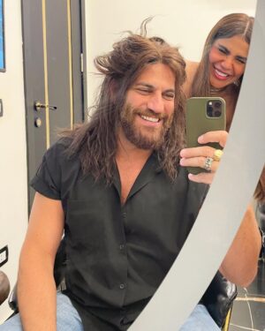 Nicolas Mouawad Instagram - Living on changing moods and changing #looks 😎
Thank you so much @emanyousry ya 7elwa 💛 
Time to change that name though @hair_for_her22 🙄

#nicolasmouawad #beirut #lebanon #cairo #egypt #actor #acting
#نيقولا_معوض #بيروت #لبنان #القاهرة #مصر