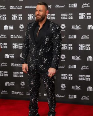 Nicolas Mouawad Instagram - RED SEA FILM FESTIVAL opening night.
THANK YOU FOR ALL THE LOVE 💛
suit by @georgeshobeika 🌟 

Thanks to Maha & Mohamed Ali @alsagheersalons .

📸 @ahmedraafat4 

#nicolasmouawad #beirut #lebanon #cairo #egypt #actor #acting
#نيقولا_معوض #بيروت #لبنان #القاهرة #مصر