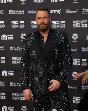 Nicolas Mouawad Instagram - RED SEA FILM FESTIVAL opening night.
THANK YOU FOR ALL THE LOVE 💛
suit by @georgeshobeika 🌟 

Thanks to Maha & Mohamed Ali @alsagheersalons .

📸 @ahmedraafat4 

#nicolasmouawad #beirut #lebanon #cairo #egypt #actor #acting
#نيقولا_معوض #بيروت #لبنان #القاهرة #مصر