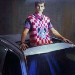 Nicolas Prattes Instagram - Avesso à monotonia e disposto a driblar os contratempos, Nicolas Prattes - uma das capas da L’Officiel Hommes Brasil - mergulha no personagem urbano despojado, mas sem deixar de lado o típico charme do “menino do Rio”. Além de já ter provado a habilidade na arte da interpretação, o ator é do tipo completo – também dança, canta e quase virou jogador de futebol. No link da bio, confira entrevista e editorial exclusivo com o Nicolas Prattes. A edição 30 vem repleta de moda, lifestyle, entretenimento e uma percepção profunda das diferentes questões do mundo, dando voz a quem precisa ser ouvido e contemplando a elegância mais racional e conectada com as questões contemporâneas. A nova L’Officiel Hommes pode ser encontrada nas bancas de todo o Brasil, e também nos aplicativos do GoRead, Claro Banca, Pressreader e Revistaria S. Fotografia @fredothero Convidado @nicolasprattes Editora de Moda @anaparisi.stylist Beleza @raulmelomake Texto @carlastag Diretora de redação @patriciafavalle Diretora de arte @mariliamartins Editor digital @pedrobuzzatto Vídeo @raphaellpacheco Produtora Executiva @alessandra.drocca Assistente de Foto @vh.novaes Assistentes de Moda @rafaelabrunoro e @jonathansaid Tratamento de imagem @vwretouch Agradecimentos @externa_brasil @oacervo