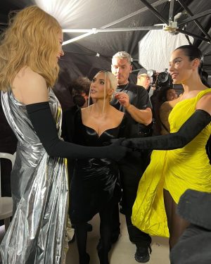 Nicole Kidman Instagram - Backstage 🖤 #Balenciaga
